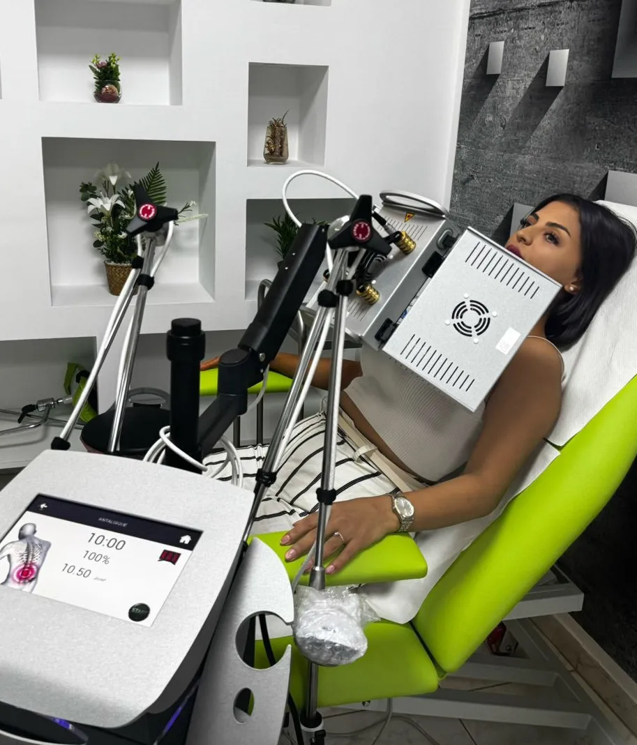 Patient bénéficiant de la photobiomodulation en Tunisie